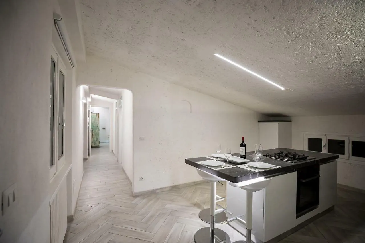 Rooftop Apartment 가르다