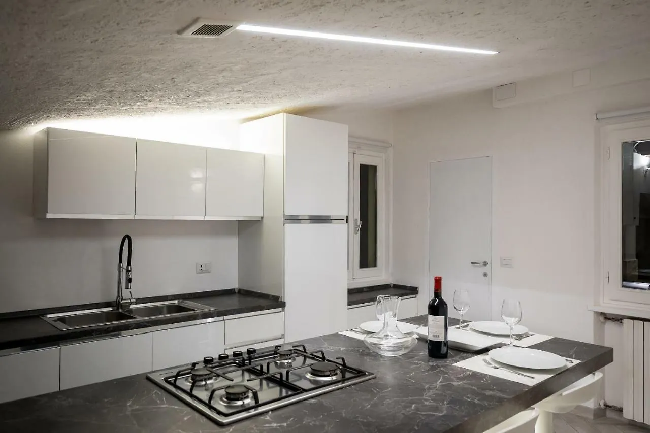 Rooftop Apartment 가르다